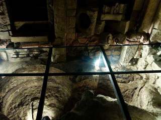 Illustration for article titled La reforma de un baño que acabó convirtiéndose en un museo subterráneo